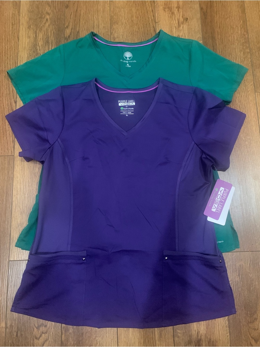 healing hands V-Neck Scrub Tops in Purple and Green. Size XL
